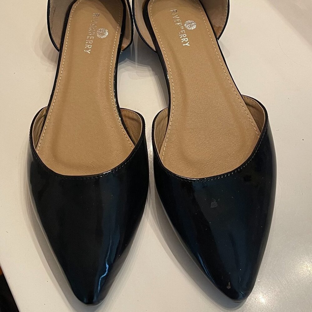 PATENT LEATHER POINTED TOE FLATS